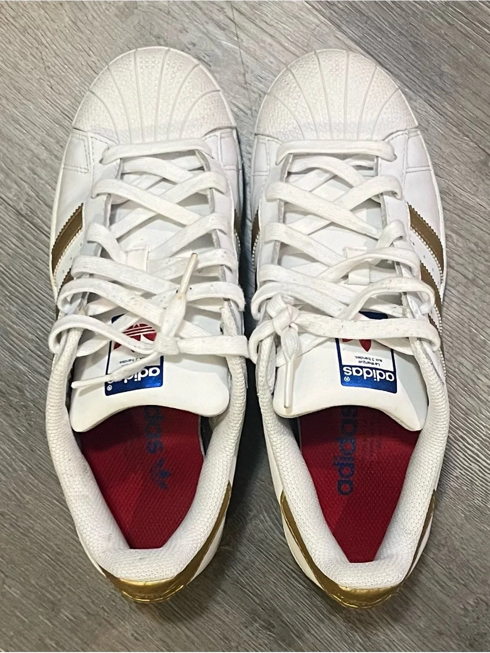 Women’s Shell Toe Adidas Superstar, Sz 8, Gold Stripes